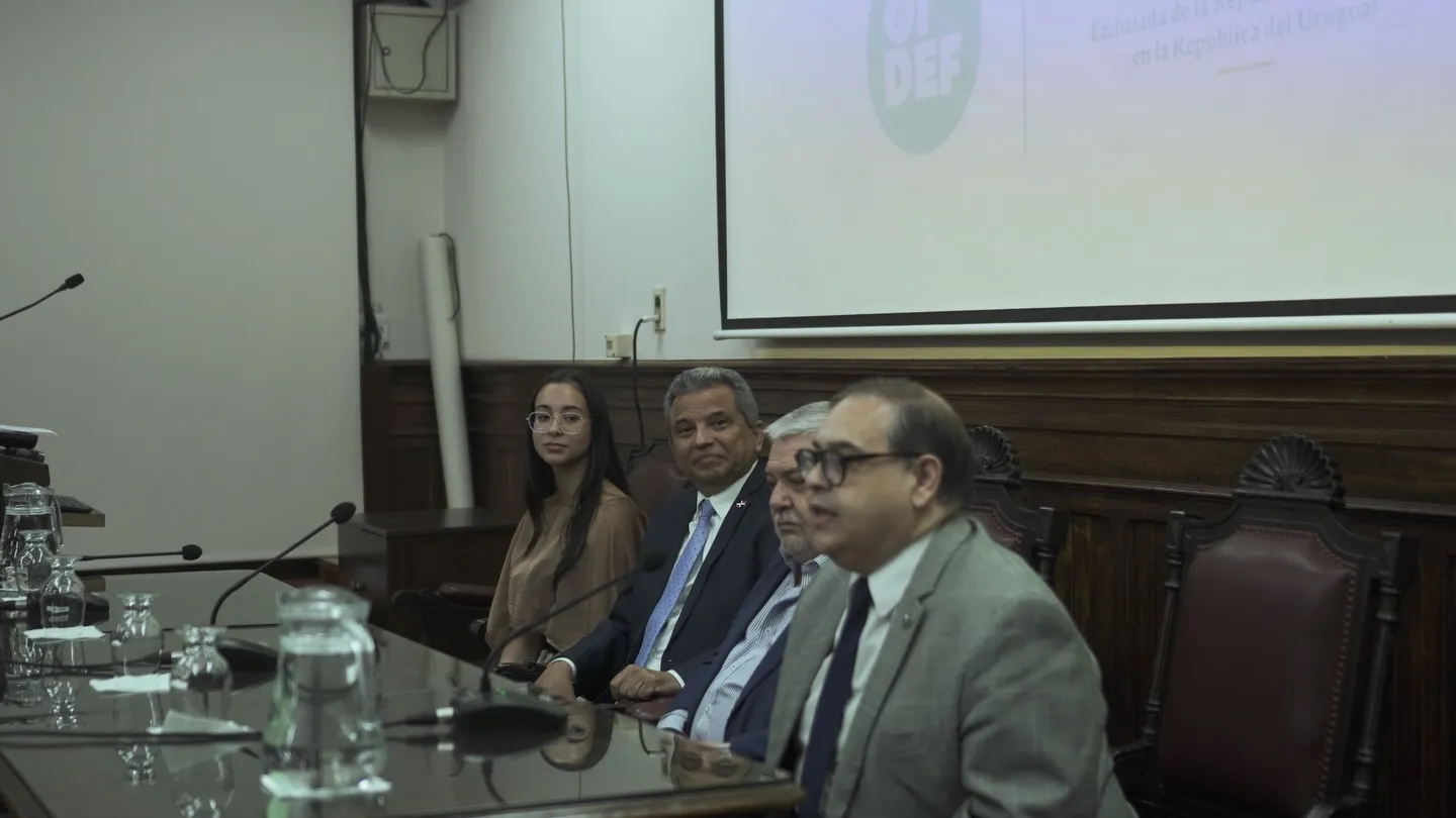 Conversatorio con el Embajador de República Dominicana, Fidel Santana, imagen 7 de 7